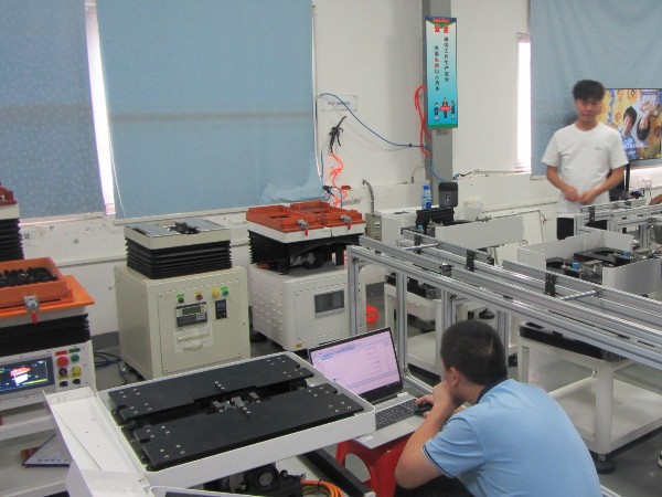 行業(yè)大變局！零件整列機崛起，擺盤機和振動盤誰會被淘汰？