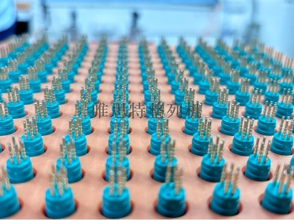 專為 3C 電子打造:唯思特整列機(jī)高效解決微型連接器、精密手機(jī)卡托排序挑戰(zhàn) 專為 3C 電子打造:唯思特整列機(jī)高效解決微型連接器、精密手機(jī)卡托排序挑戰(zhàn)